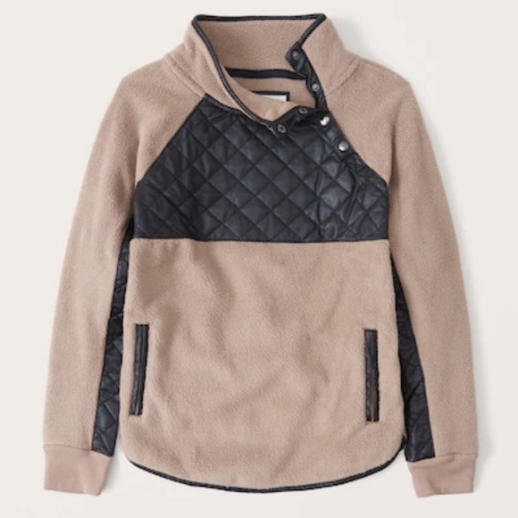 Abercrombie & Fitch Sweaters - NWT Abercrombie & Fitch fleece neutral sweater size medium